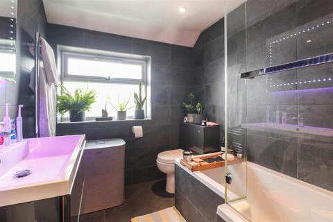 46 Latton Green, Harlow, CM18 7ER