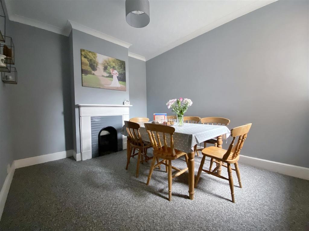 Pelham Road, Cowes 3 bed terraced house for sale £265,000