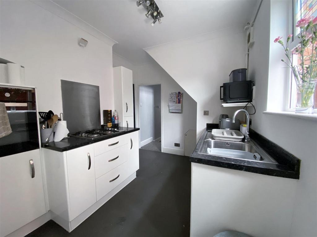 Kitchen: