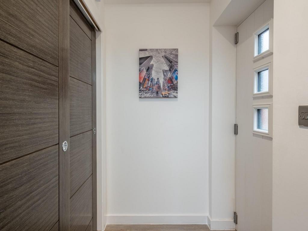 ENTRANCE HALL.jpg