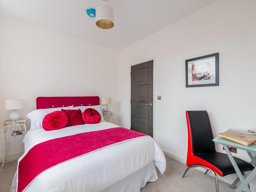BEDROOMS 3.jpg