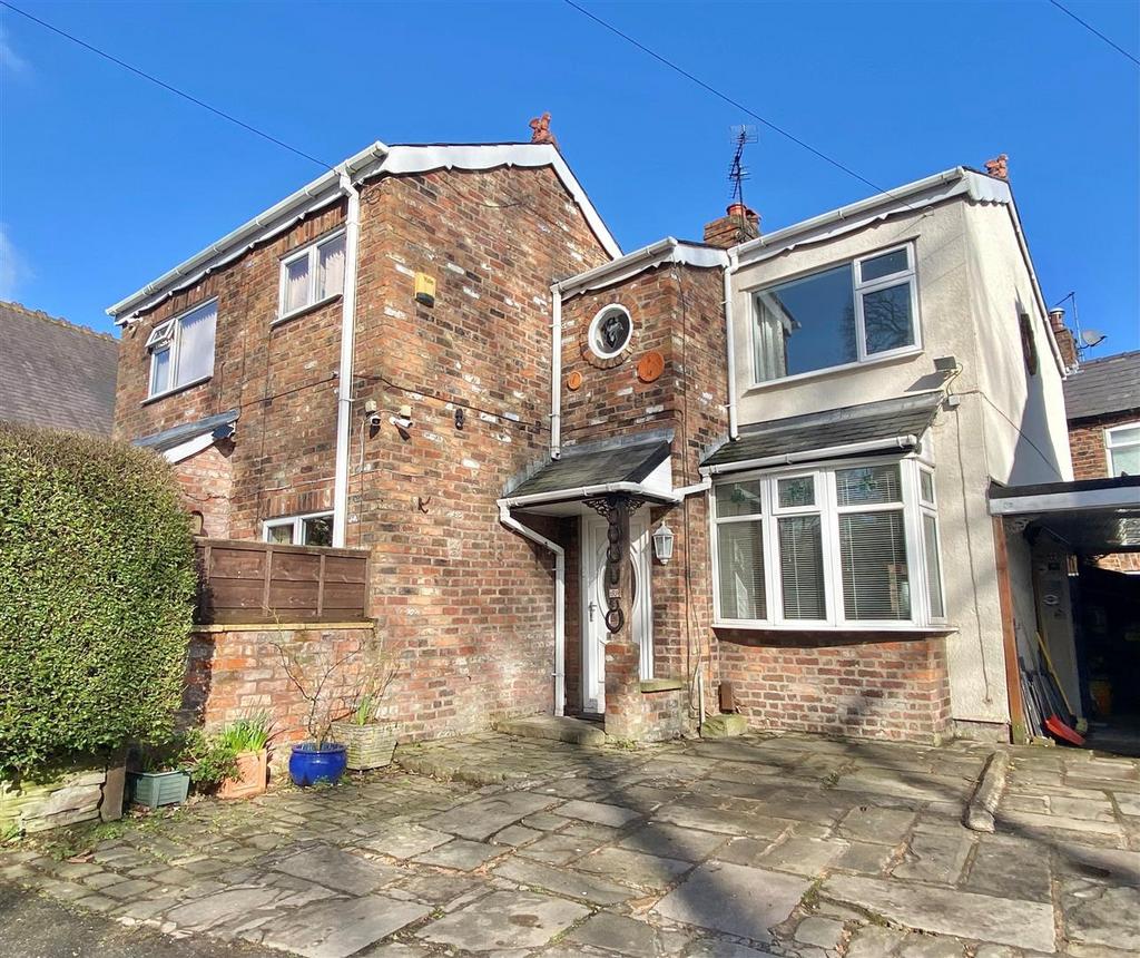 Chelford Road, Macclesfield 2 bed semidetached house for sale £159,950