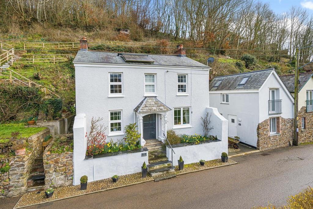 Weare Giffard, Bideford 4 bed detached house £595,000