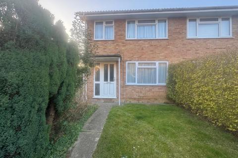 3 bedroom end of terrace house to rent, Netley Close, Maidstone