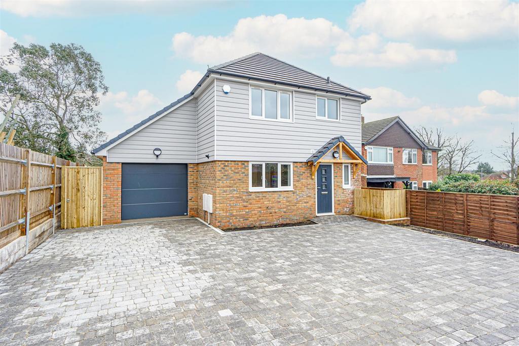 Harrow Lane, St. LeonardsOnSea 3 bed detached house for sale £460,000