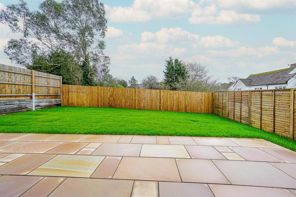 Harrow Lane, St. LeonardsOnSea 3 bed detached house for sale £460,000