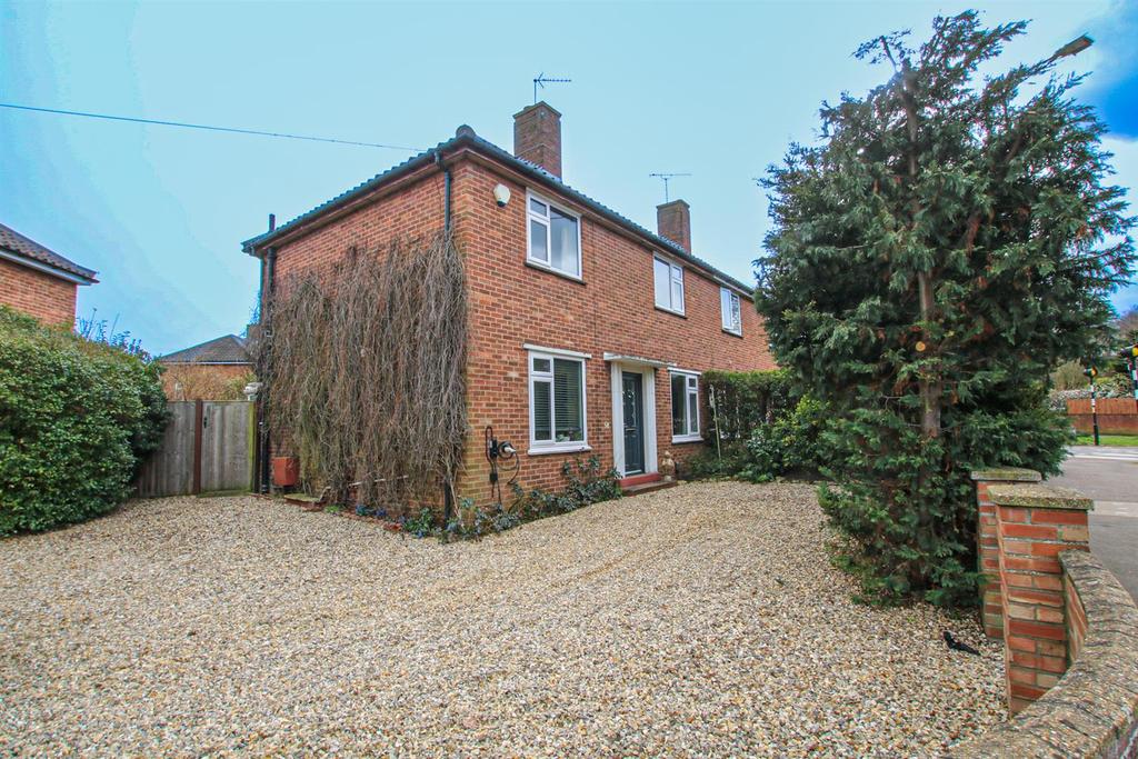Catton Grove Road, Norwich 3 bed semidetached house £280,000