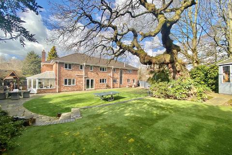 6 bedroom detached house for sale - Lindrick Close, Tytherington, Macclesfield