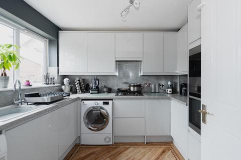 8 Cotswold Way, Worcester Park, KT4 8LL