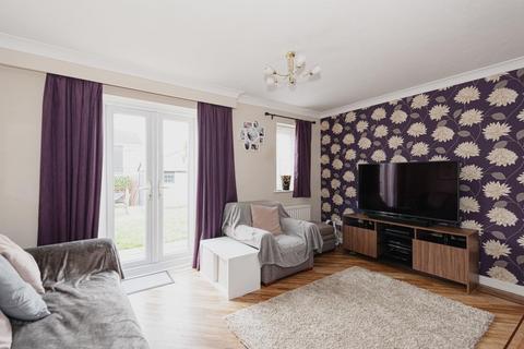 8 Cotswold Way, Worcester Park, KT4 8LL