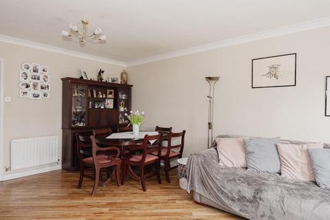 8 Cotswold Way, Worcester Park, KT4 8LL