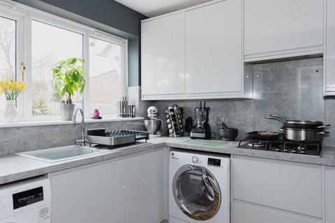 8 Cotswold Way, Worcester Park, KT4 8LL