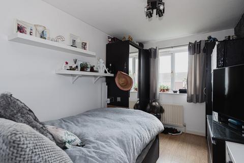 8 Cotswold Way, Worcester Park, KT4 8LL