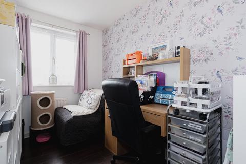 8 Cotswold Way, Worcester Park, KT4 8LL