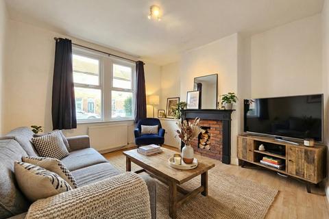 2 bedroom terraced house to rent, Brunswick Road, Altrincham