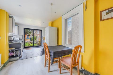 131 Longfellow Road, Worcester Park, KT4 8BA