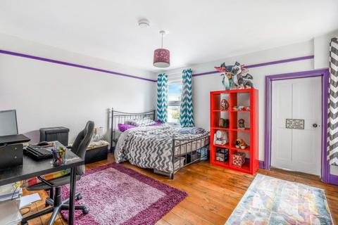 131 Longfellow Road, Worcester Park, KT4 8BA