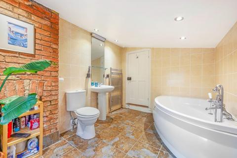 131 Longfellow Road, Worcester Park, KT4 8BA