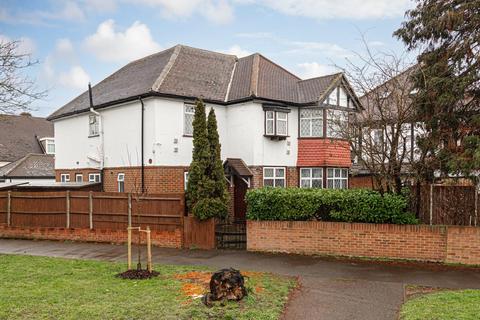 2 Thorndon Gardens, Epsom, KT19 0QP