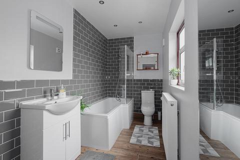 2 Thorndon Gardens, Epsom, KT19 0QP