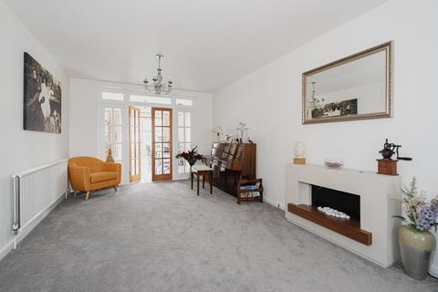 2 Thorndon Gardens, Epsom, KT19 0QP