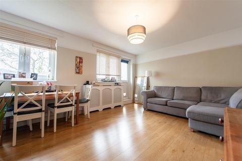 2 bedroom apartment for sale - Well Hall Road, Eltham