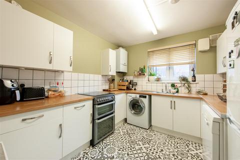 2 bedroom apartment for sale - Well Hall Road, Eltham