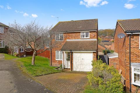 23 Birkhall Close, Chatham, ME5 7QD
