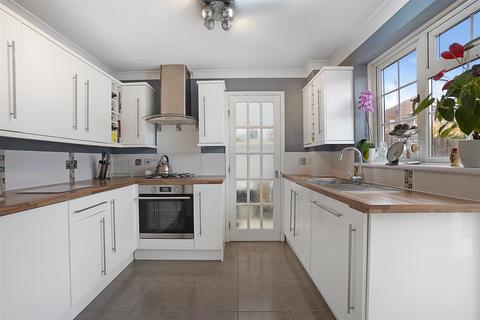 23 Birkhall Close, Chatham, ME5 7QD