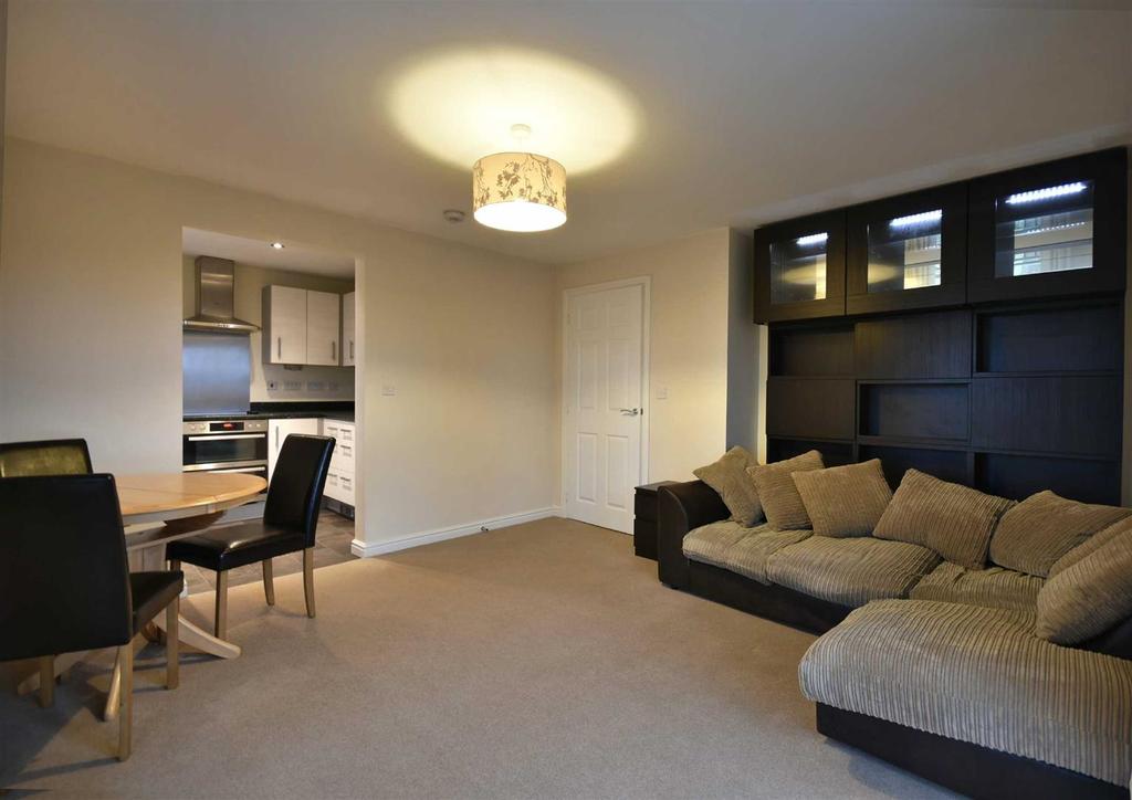 3 Greyfriars House, Kings Court... 2 bed apartment £825 pcm (£190 pw)