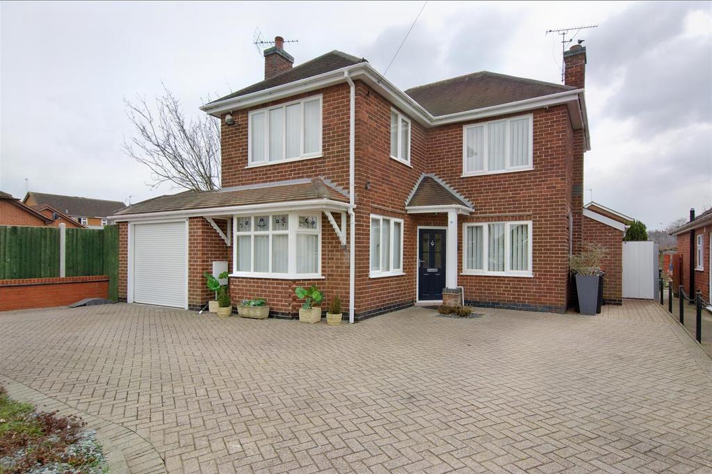Churchill Drive, Stapleford, Nottingham 4 bed detached house for sale