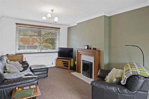 4 Brickyard Lane, Studley, B80 7EE