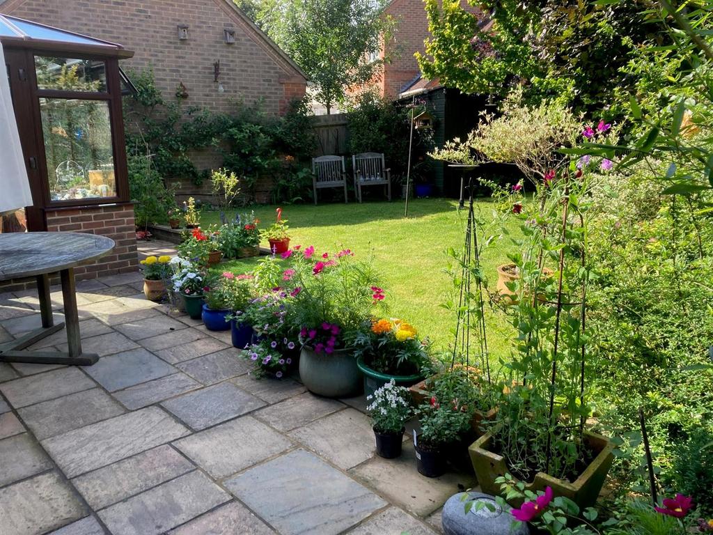 Wilson Grove, Uckfield 4 bed detached house £562,500