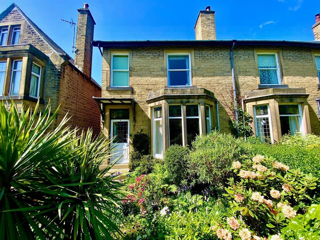 Elmfield Road, Birkby, Huddersfield 4 bed semidetached house for sale