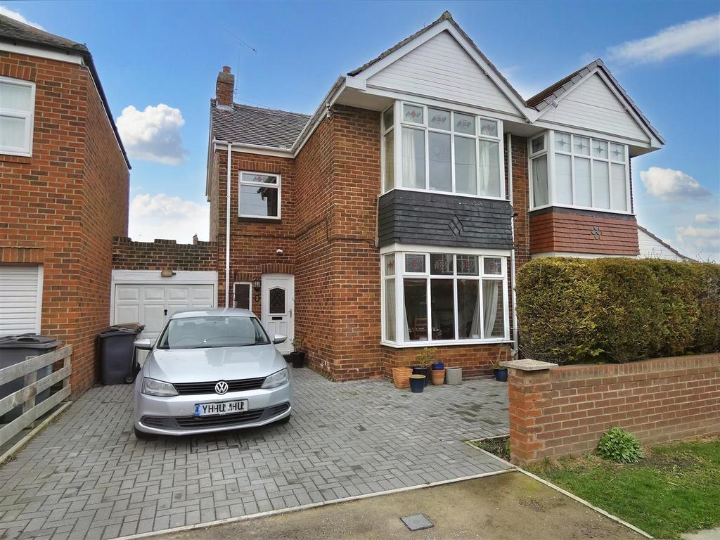 Thorntree Drive, Whitley Bay 3 bed semidetached house £275,000
