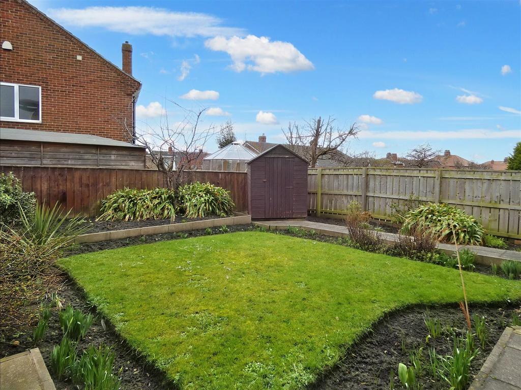 Glendale Avenue, North Shields 3 bed semidetached house £230,000