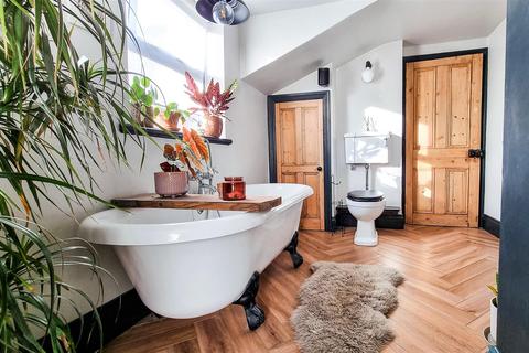 2 bedroom cottage for sale - Church Street, Sutton-On-Hull, Hull