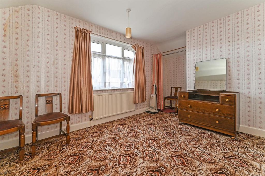 Batchelors Barn Road, Andover 2 bed detached house £280,000