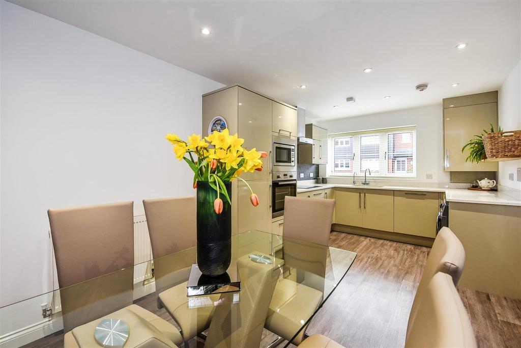 Sketch Ph28 4184653.jpg