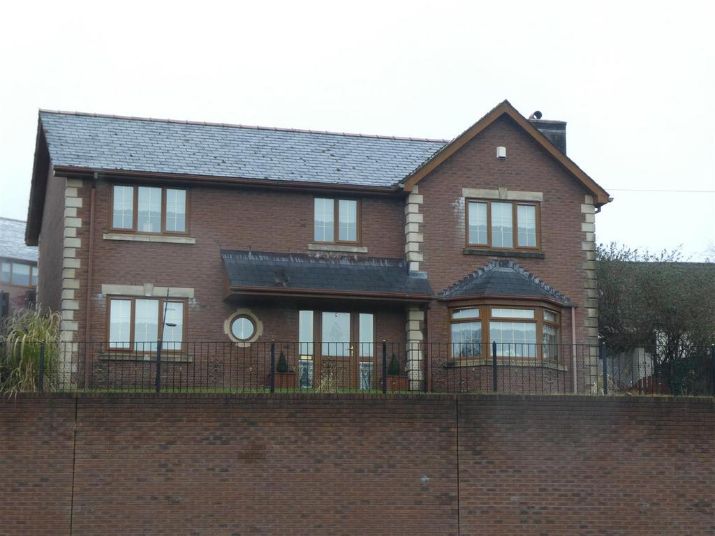 Well Place, Cwmbach, Aberdare 4 bed detached house £399,995
