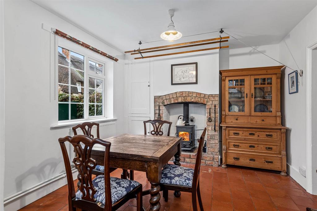 Back Lane, AshtonUnderHill, Evesham 3 bed semidetached house £475,000