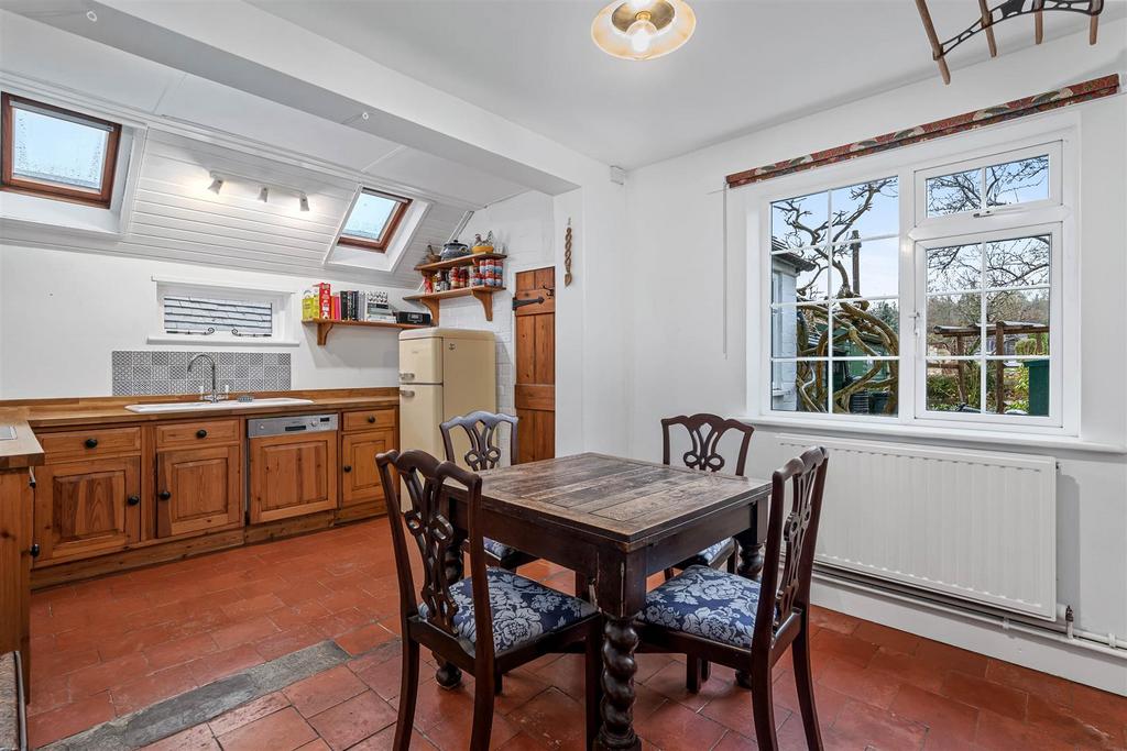Back Lane, AshtonUnderHill, Evesham 3 bed semidetached house £475,000
