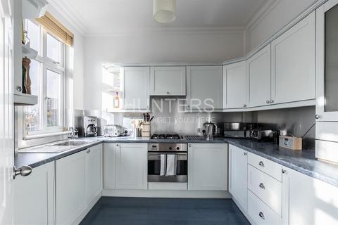Flat 3, 30 Exeter Road, London, NW2 4SG