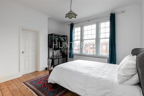 Flat 3, 30 Exeter Road, London, NW2 4SG