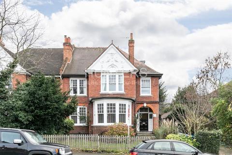 Flat 3, 30 Exeter Road, London, NW2 4SG