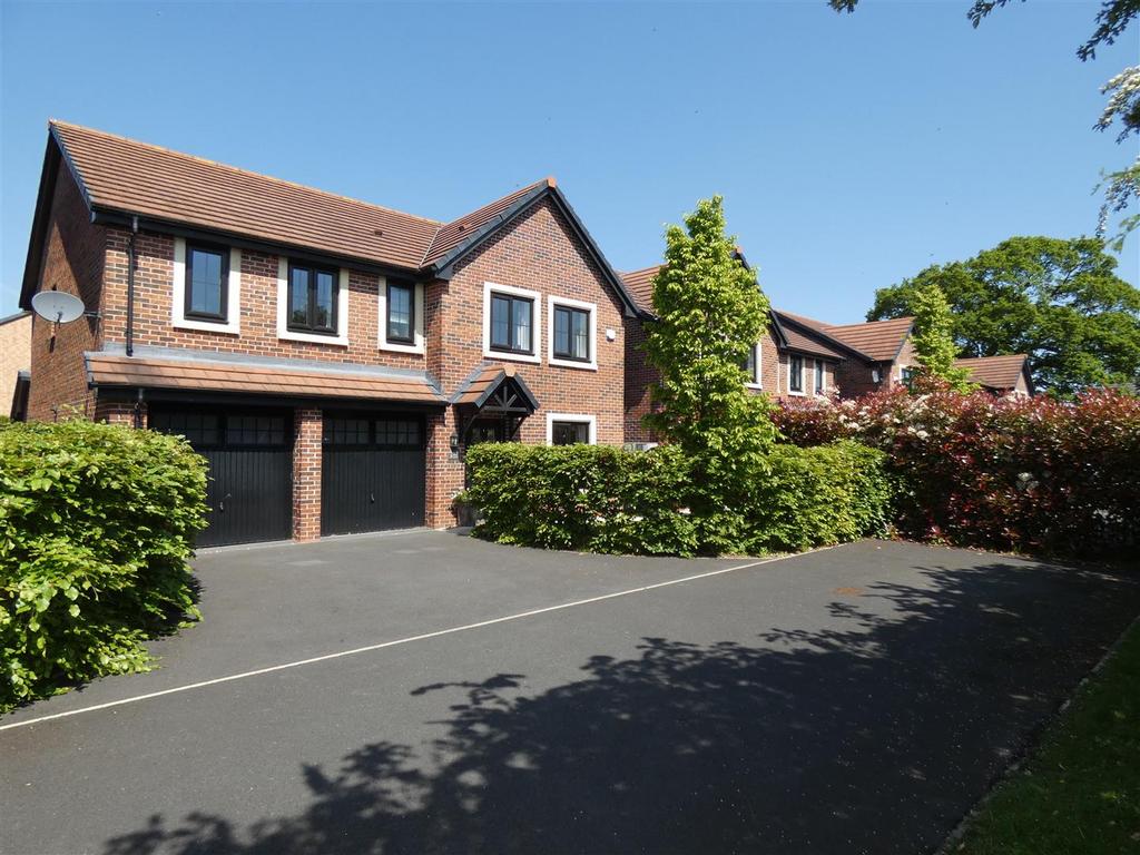 Pipers Hollow, Sandbach 5 bed detached house for sale £560,000