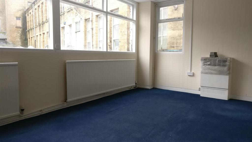 Colne Valley Business Park, Linthwaite Office £210 pcm (£48 pw)