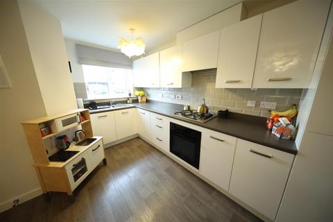 3 bedroom semi-detached house for sale - Riley Way, Hull