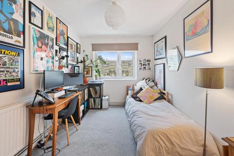 37 Catherall Road, London, N5 2LE