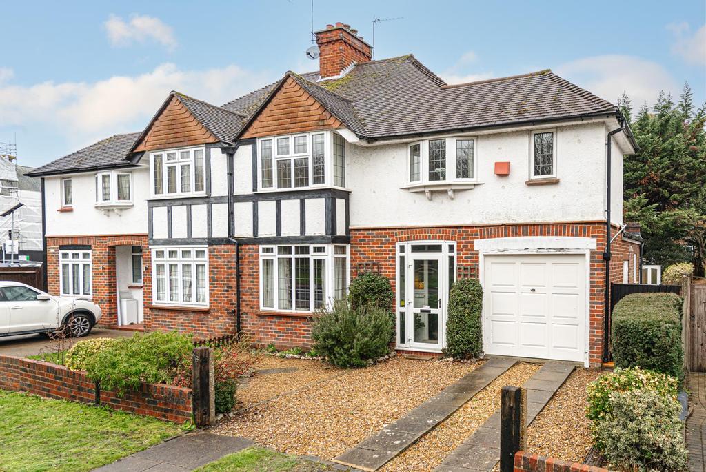 Woodcote Green Road, Epsom 3 bed semi-detached house for sale - £600,000